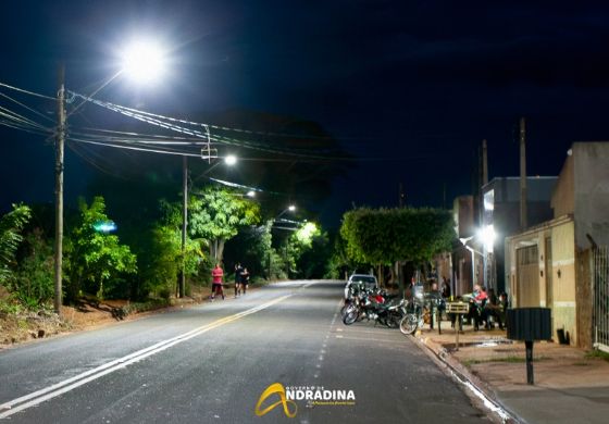 Iluminação em LED traz segurança e vida às ruas de Andradina