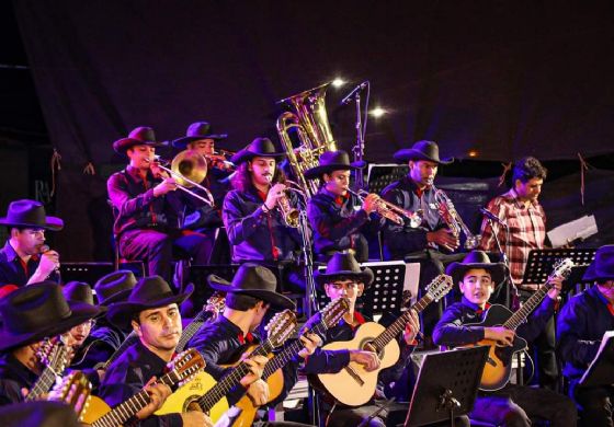 Orquestra Popular Caipira de Pereira Barreto se apresenta na 12ª Cavalgada em Murutinga do Sul