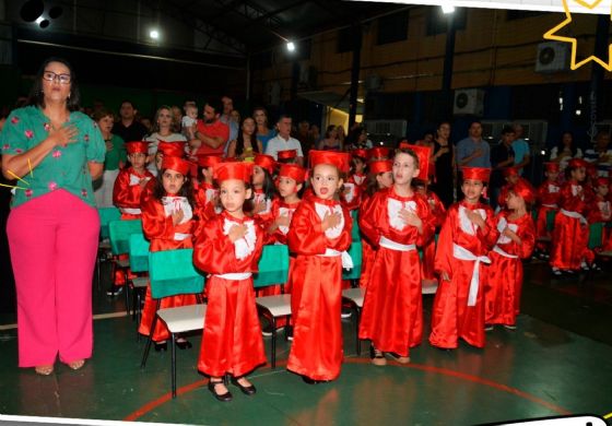  Centro Educacional de Andradina Celebra Conquistas na Formatura do Infantil 5