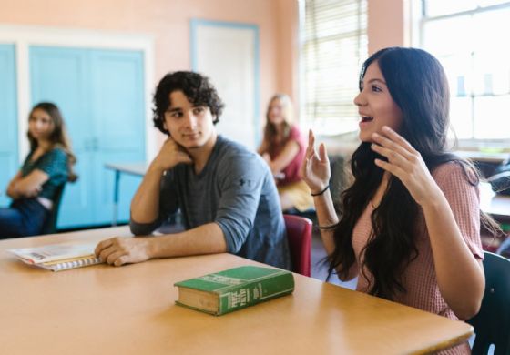 Atenção estudantes de Andradina (SP): última chance para se inscrever nos programas de bolsas de estudos e auxílio transporte!