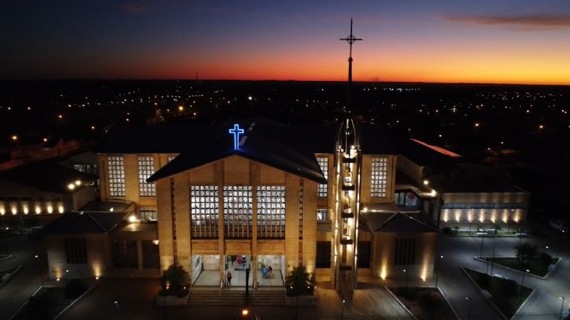 Se você está planejando uma visita a Andradina, não deixe de incluir a Paróquia Nossa Senhora das Graças no seu roteiro. Foto: Andravirtual