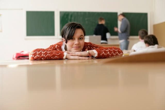 Estágios para Ensino Médio em Andradina: duas oportunidades com bolsas de até R$ 600 - Estudante  - Foto: Pexels / BOOM