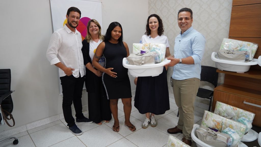 Fundo Social de Araçatuba doa kits de enxoval a gestantes em situação de vulnerabilidade - Fundo Social de Solidariedade de Araçatuba entrega kits de enxoval para 21 gestantes Fundo Social de Araçatuba doa kits de enxoval a gestantes em situação de vulnerabilidade - Fundo Social de Solidariedade de Araçatuba entrega kits de enxoval para 21 gestantes