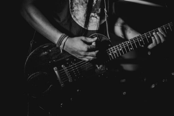Andradina realiza tributo ao rock no Centro Cultural após cancelamento do “Elvis Revival”