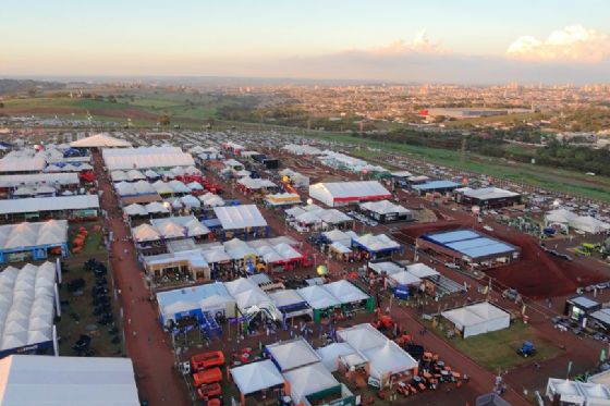 Feira em São Paulo movimenta R$ 14,6 bilhões e vira palco de pacote bilionário para o agro