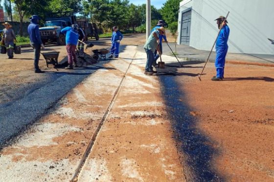 Araçatuba acelera construção de sarjetões e prevê 100 obras até o fim do ano
