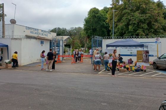 Cemitérios de Araçatuba recebem 18 mil visitantes no Dia das Mães com estrutura reforçada e elogios da população
