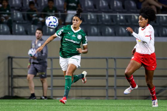 Internacional e Palmeiras duelam nesta segunda pelo Brasileirão Feminino