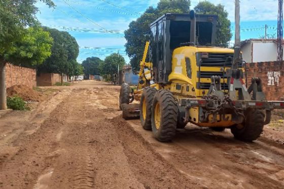 Prefeitura de Araçatuba realiza manutenção emergencial em ruas de Taveira