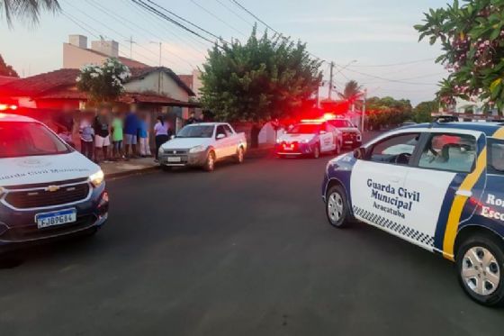 GCM de Araçatuba flagra veículo com sete adolescentes na carroceria durante patrulhamento na madrugada