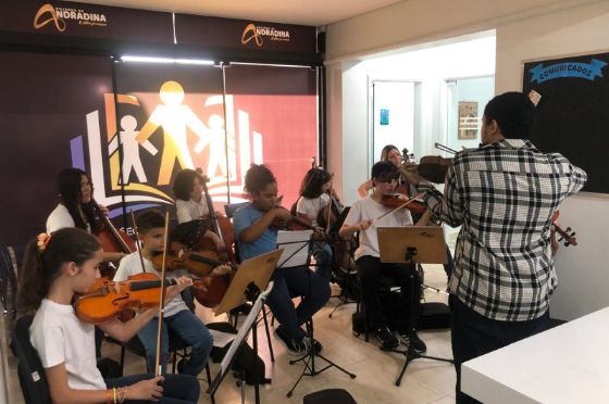 Apresentação do Projeto Guri emociona servidores da Educação em Andradina