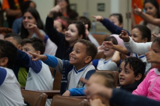 Emebs de Araçatuba recebem teatro contra abuso sexual infantil