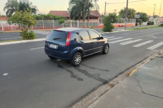 GCM aborda motorista embriagado dormido na avenida dos Araçás em Araçatuba