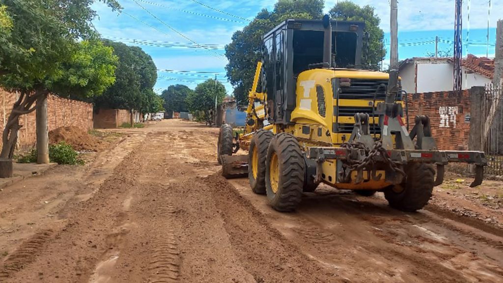 Prefeitura de Araçatuba realiza manutenção emergencial em ruas de Taveira - Manutenção emergencial em ruas de Taveira Prefeitura de Araçatuba realiza manutenção emergencial em ruas de Taveira - Manutenção emergencial em ruas de Taveira