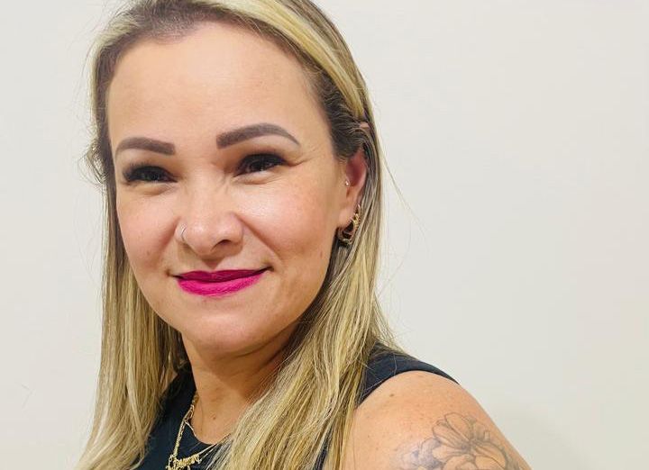 Milena Bini revoluciona o mundo da beleza com novas técnicas para mulheres - Milena Bini, cabeleireira do Salão Milena Bin - Foto: Raquel Pancini / Andravirtual