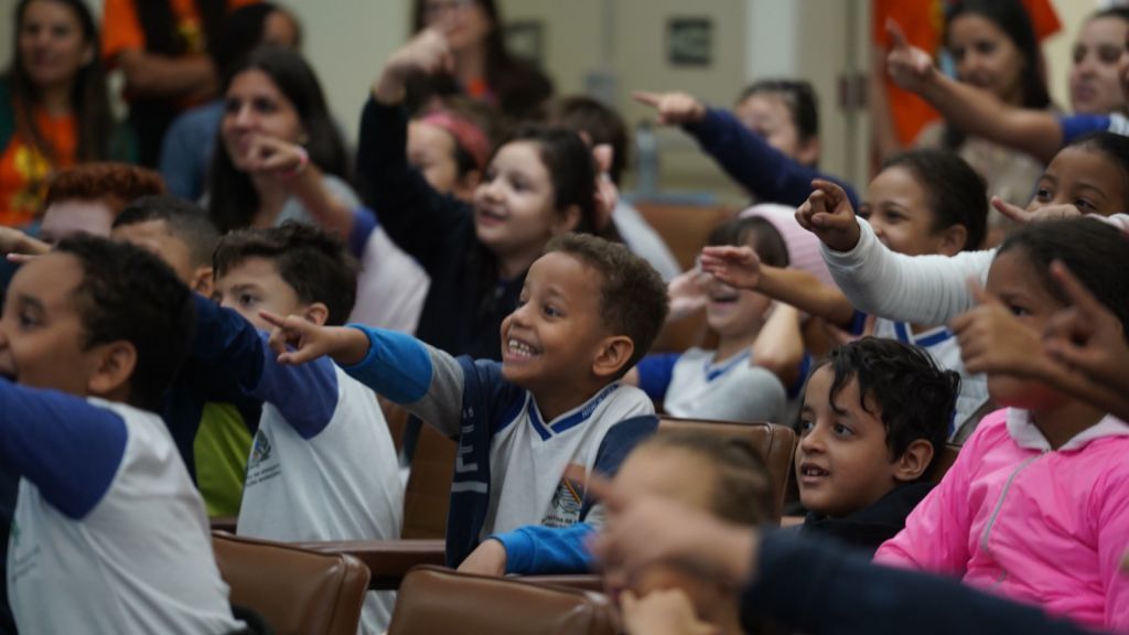 Emebs de Araçatuba recebem teatro contra abuso sexual infantil - Peça foi apresentada para cerca de 150 alunos da Emeb Cristiano Olsen no último dia 16
