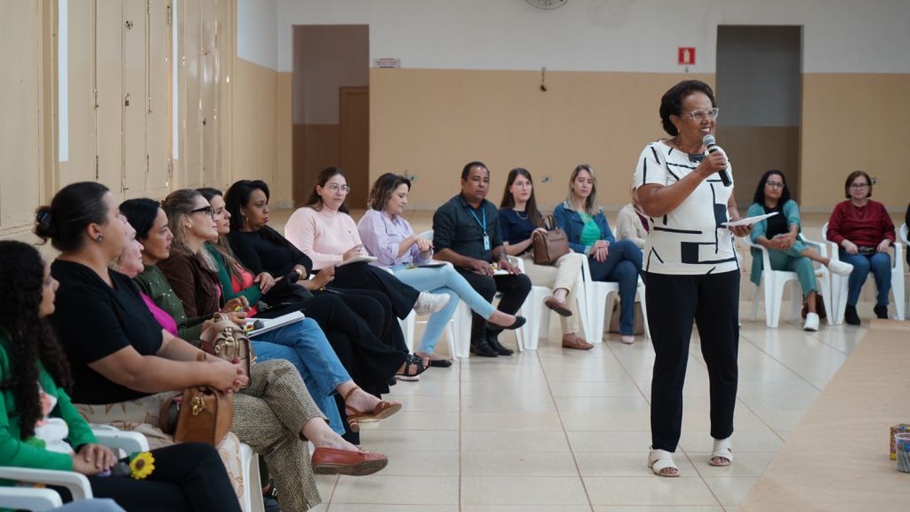 Araçatuba celebra Dia do Assistente Social com evento de valorização profissional no Cras do Jussara - Prefeitura de Araçatuba celebra o Dia do Assistente Social com atividade especial para servidores