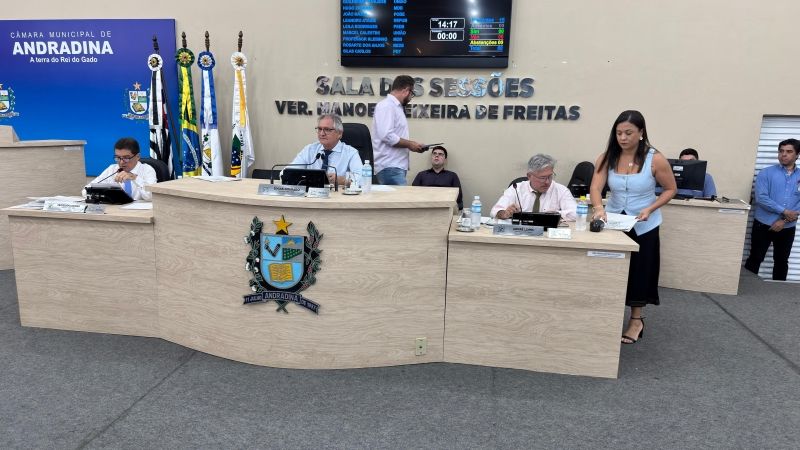 Creche do Idoso é tema de requerimento na Câmara de Andradina, que discute também saúde bucal e fios soltos em postes - Sessão em Andradina 