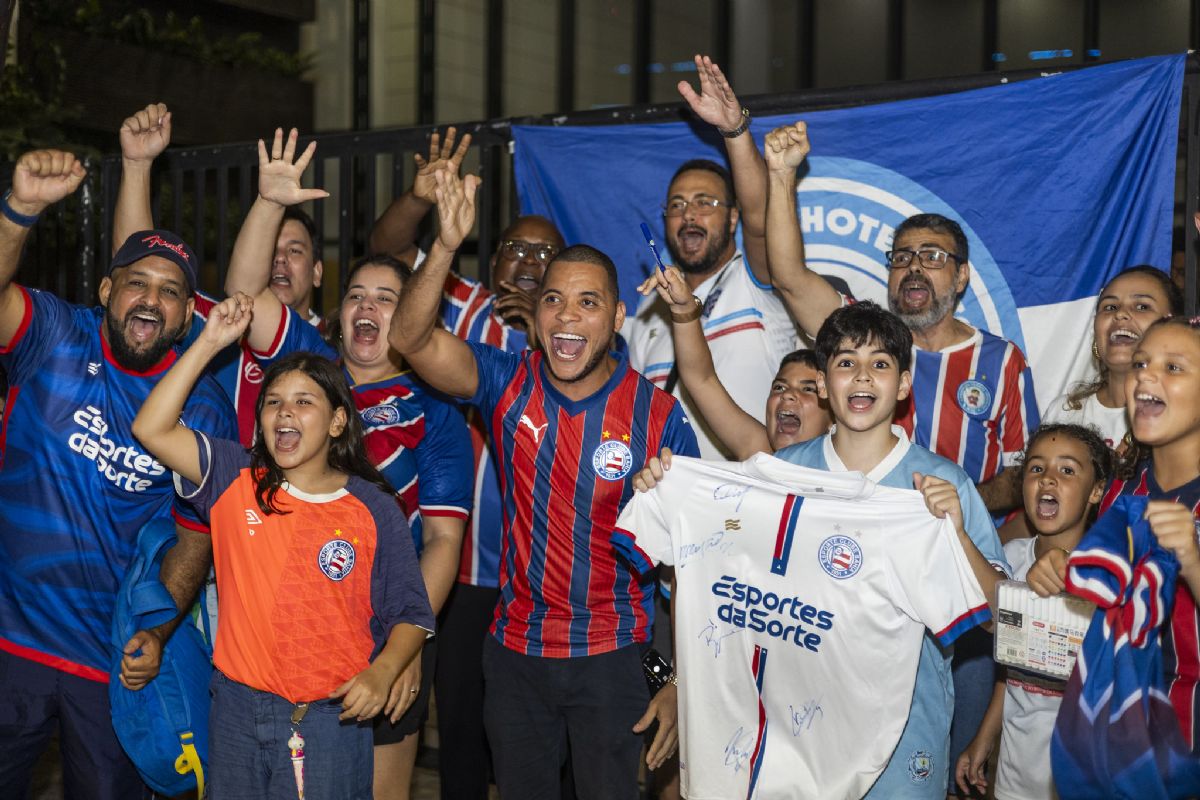 Onde Assistir: Bahia e Botafogo fazem duelo na Fonte Nova - Torcedores do Bahia durante última partida da equipe Onde Assistir: Bahia e Botafogo fazem duelo na Fonte Nova - Torcedores do Bahia durante última partida da equipe