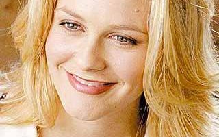 Aos 34 anos, Alicia Silverstone está grávida de seu primeiro filho