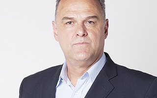 Oscar Schmidt deixa hospital após retirada de nódulo cerebral