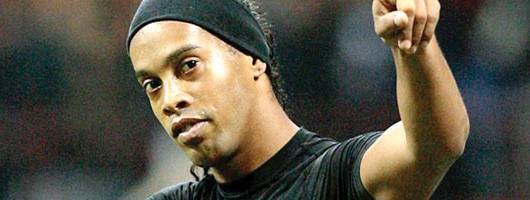 Ronaldinho Gaúcho está perto de voltar à Seleção, diz Mano Menezes 