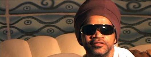 Carlinhos Brown disponibiliza seu álbum novo de graça na internet