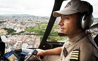 Comandante Hamilton terá equipe própria na Record