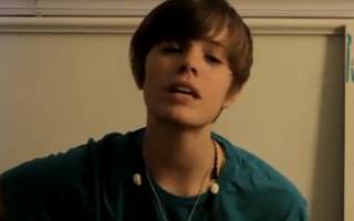 Garota idêntica a Justin Bieber faz sucesso na internet