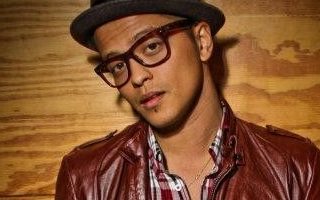 Cantor Bruno Mars é condenado por porte de cocaína