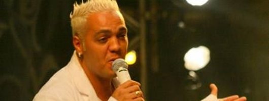 Belo diz que vai lançar sua biografia em abril