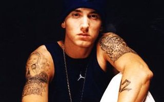 Eminem alcança marca histórica no Youtube
