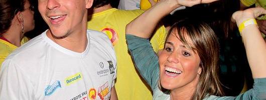 Atriz muda data de casório para ser capa de revista