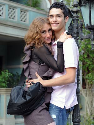 Aos 44 anos, Betty Gofman está grávida de gêmeos - Aos 44 anos, Betty Gofman está grávida de gêmeos -