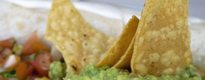 Faça Guacamole para acompanhar pratos e chips