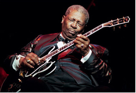 Aos 84, BB King esbanja simpatia com show intimista em SP