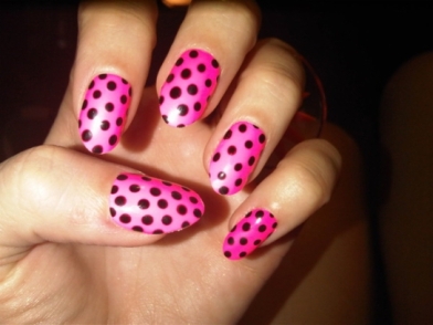Adesivo para unhas substitui o esmalte - 