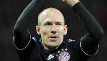 Bayern leva 3, mas se recupera e classifica