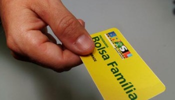 Aumento de renda faz 2,2 milhões de famílias saírem do Bolsa Família