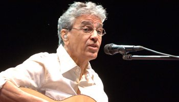 Gravadora lança último box de Caetano Veloso