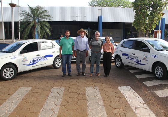 Tamiko entrega quatro novos carros pra Saúde