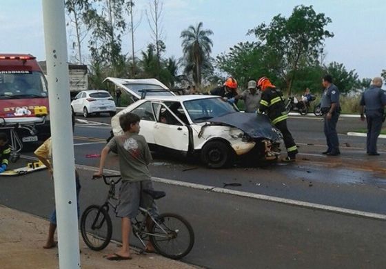 Acidente com veículos deixa dois feridos em Ilha Solteira