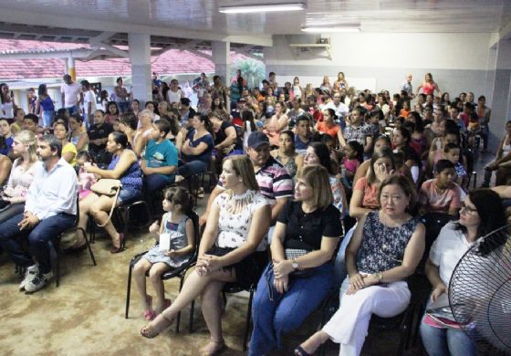 Projeto de pinturas em telas de alunos do Governo de Andradina atrai grande público