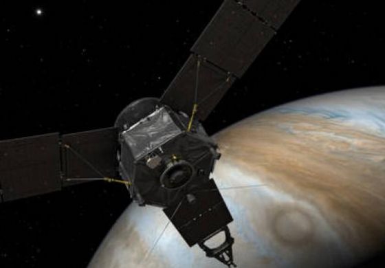 Após quase cinco anos de viagem, sonda da Nasa chega a Júpiter