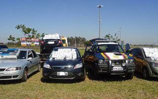 PRF apreende comboio de carros com contrabando