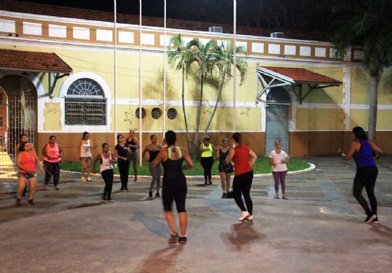 Cultura de Andradina realizou “Aulão de Zumba” em homenagem ao Dia da Mulher