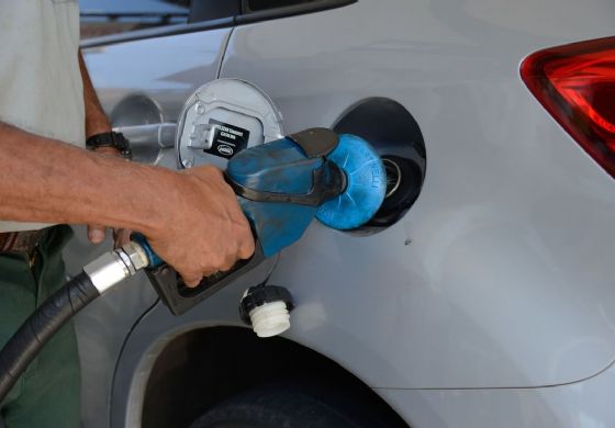 Com alta de 1,68% anunciada para amanhã, gasolina tem recorde de preço