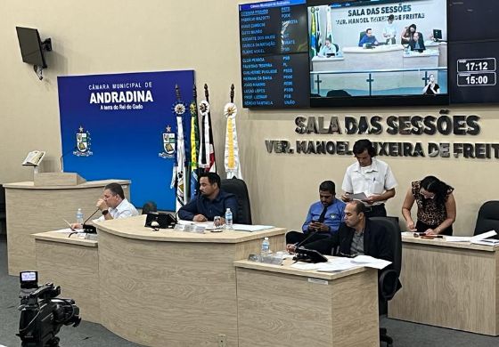 Câmara de Andradina analisa vetos e realiza homenagens