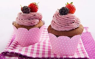 Cupcakes de Chocolate com Frutas Vermelha