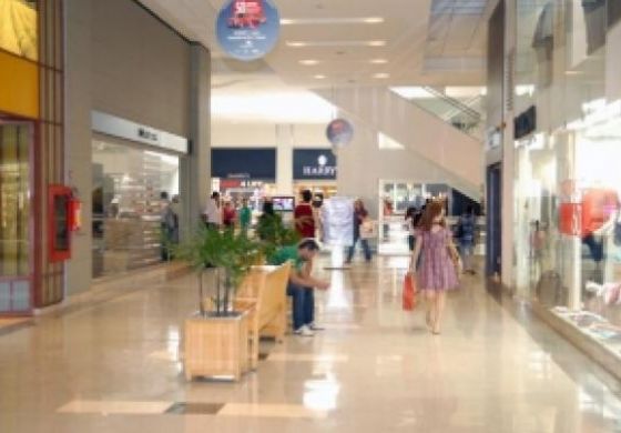 Após dois anos de queda, venda em shoppings cresce 6% no Natal